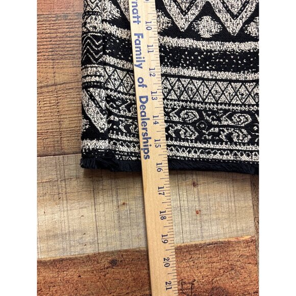 H&M Black & White Aztec Patterned Mini Skirt Size 12 Made In China Polyester Ble - Picture 2 of 7